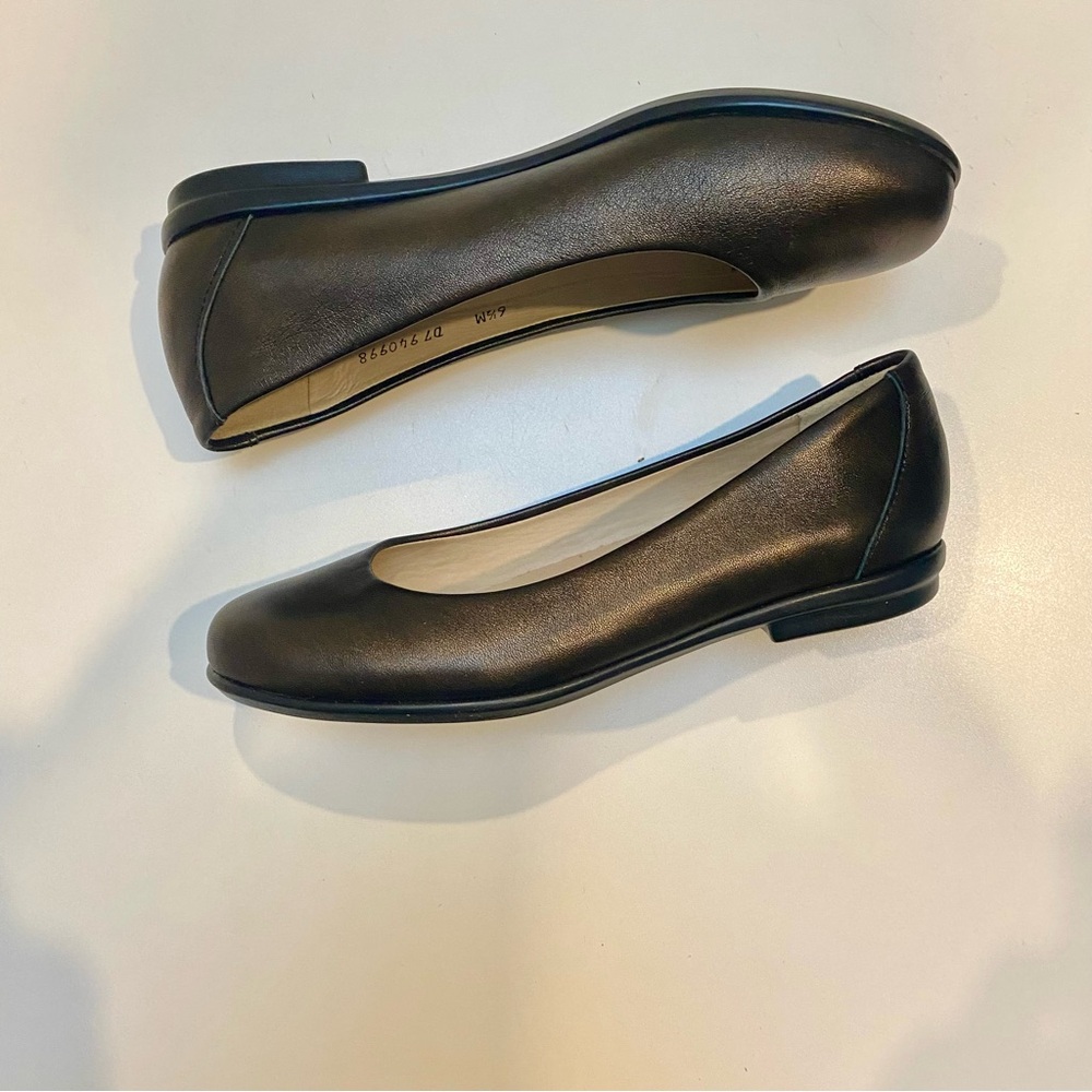 LEATHER FLAT COMFORTABLE SHOES